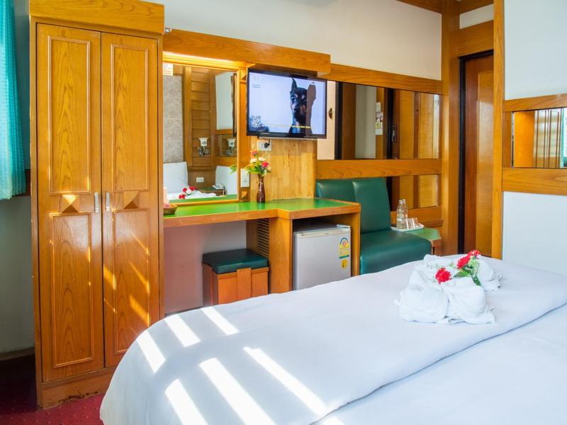 Siri Hotel Накхонратчасима Экстерьер фото