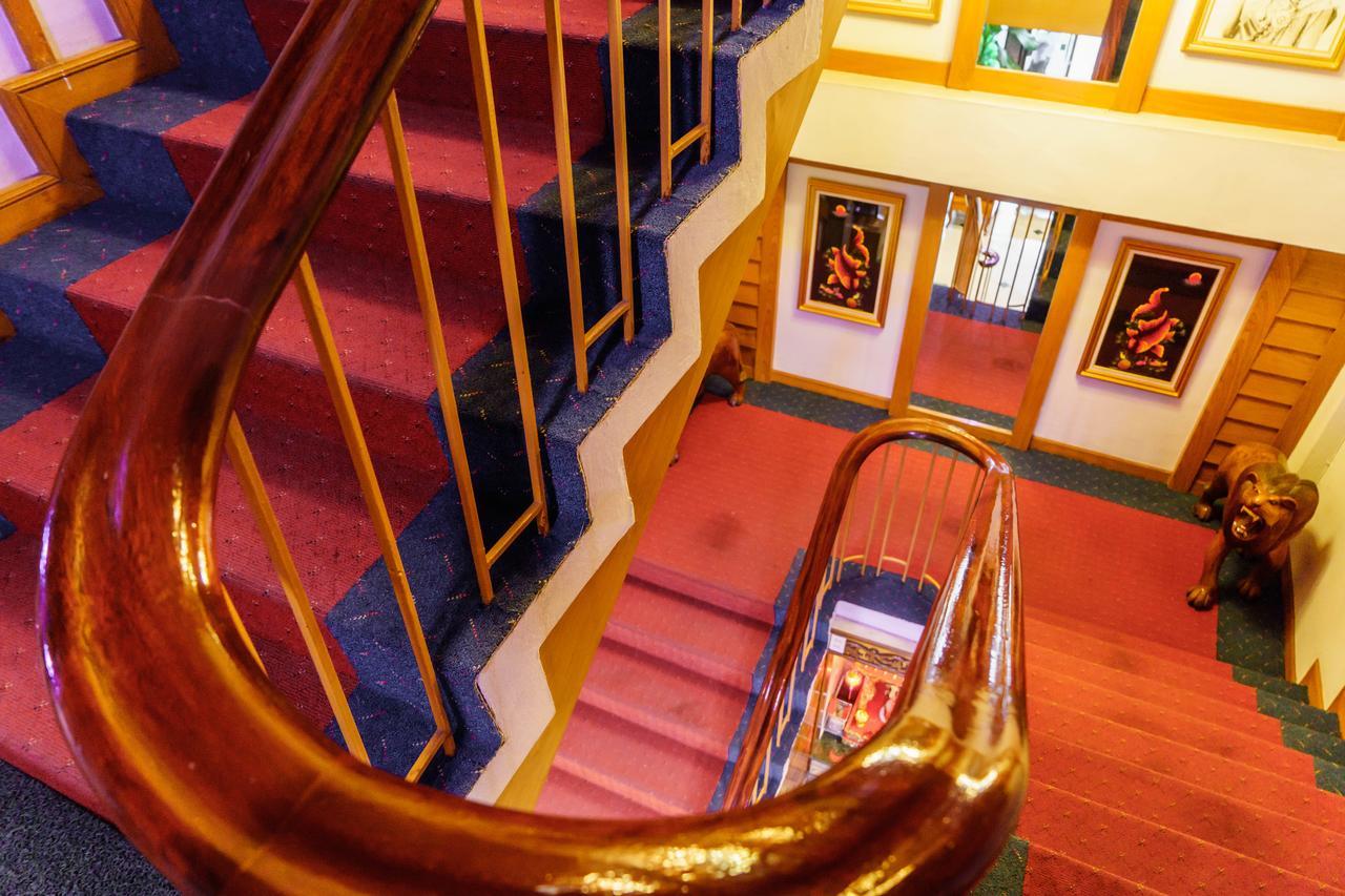 Siri Hotel Накхонратчасима Экстерьер фото