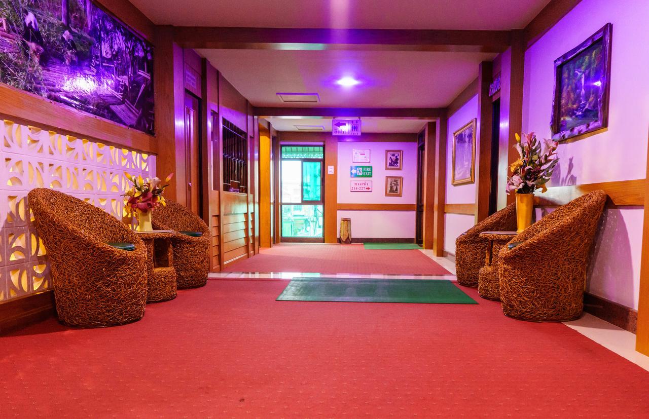 Siri Hotel Накхонратчасима Экстерьер фото