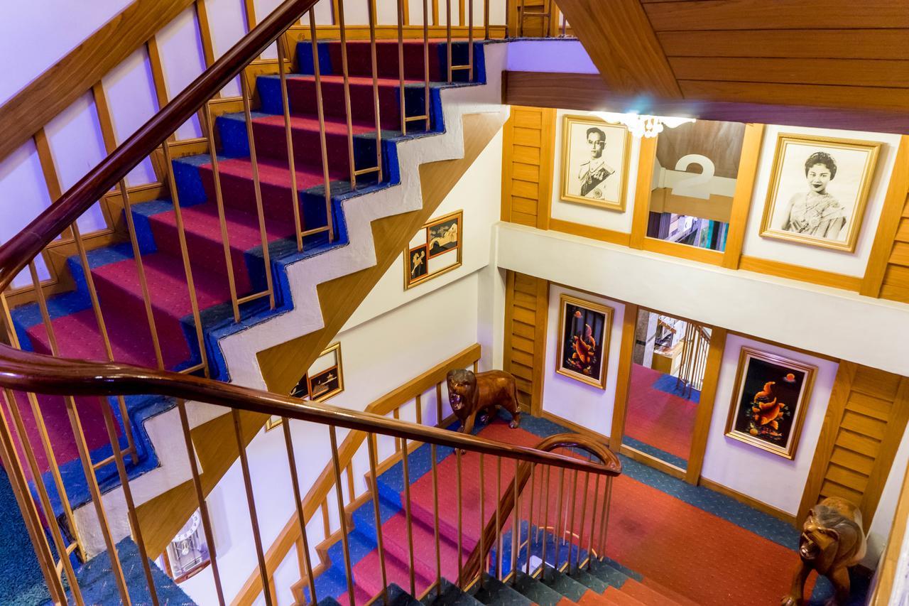 Siri Hotel Накхонратчасима Экстерьер фото